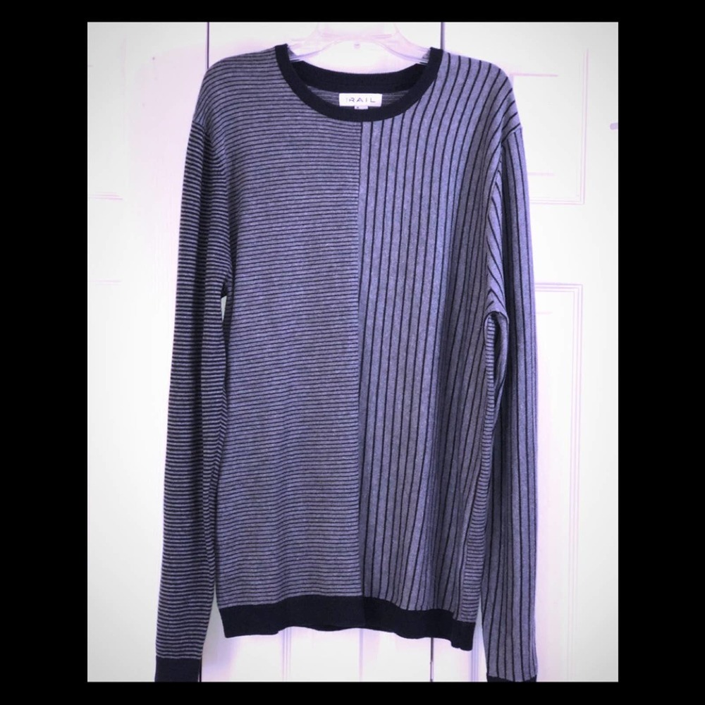 3/$25 The Rail Sweater Size Medium